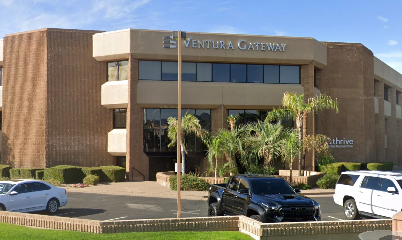 Phoenix, AZ 8687 East Via de Ventura